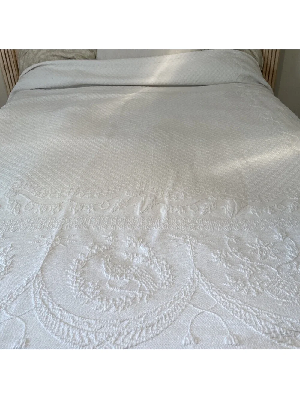 Historic Charleston Foundation White 100% Cotton Coverlet Bedspread Quilt Flawed